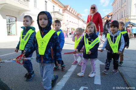 Tudi otroci kamniških šol in vrtcev so bili danes trajnostno povezavi  (82)